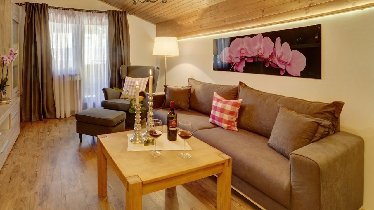 Nr. 8 Wohnzimmer Nr. 8 Wohnzimmer